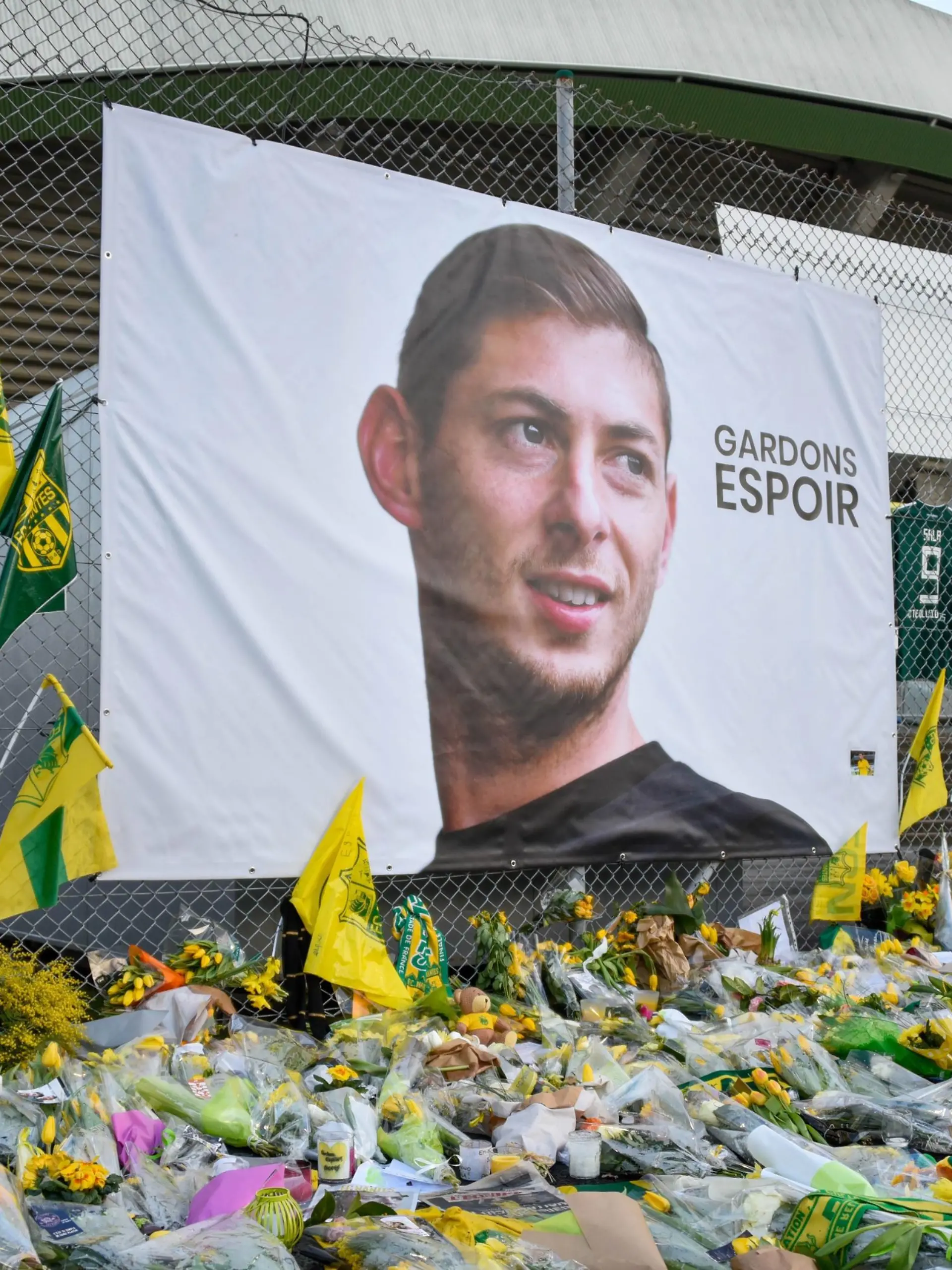  Sport Bilder des Tages Fußball, Gedenken an Emiliano Sala in Nantes Hommage a Emiliano Sala  Nantes  FOOTBALL : FC Nantes vs AS Saint Etienne - Ligue 1 - Nantes - 30/01/2019 FedericoPestellini/Panoramic PUBLICATIONxNOTxINxFRAxITAxBEL