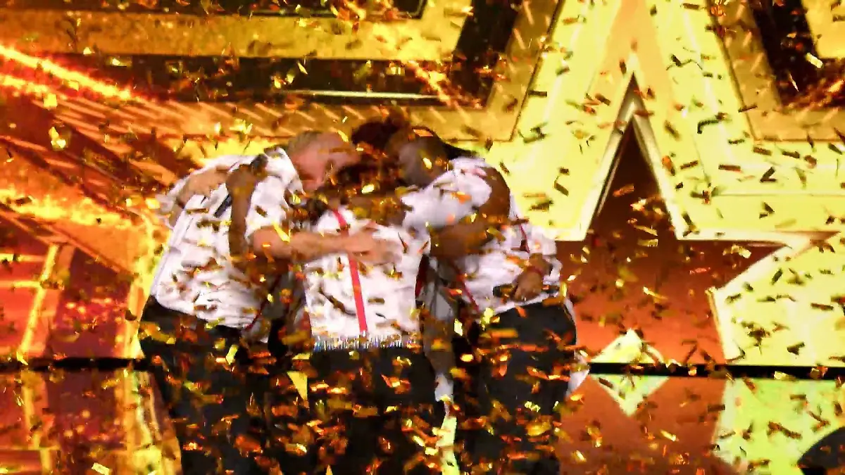 Für Gospel-Chor drückt Chantal Janzen den "Goldenen Buzzer" Tränen und Glück beim Supertalent
