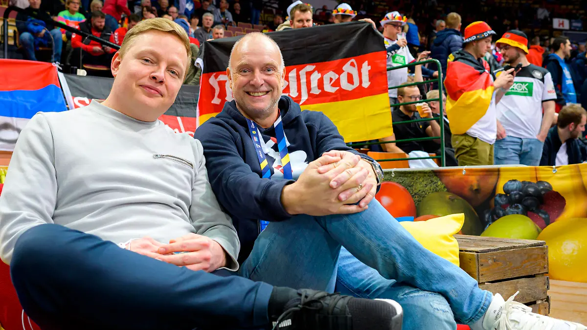 Katowice, 15. Januar 2023: Handball IHF WM, Vorrunde, Gruppe E, Deutschland - Serbien v.li. Florian Schmidt-Sommerfeld, Frank Buschmann Katowice Spodek Arena Polen *** Katowice, 15 January 2023 Handball IHF World Championship, preliminary round, Group E, Germany Serbia v li Florian Schmidt Sommerfeld, Frank Buschmann Katowice Spodek Arena Poland