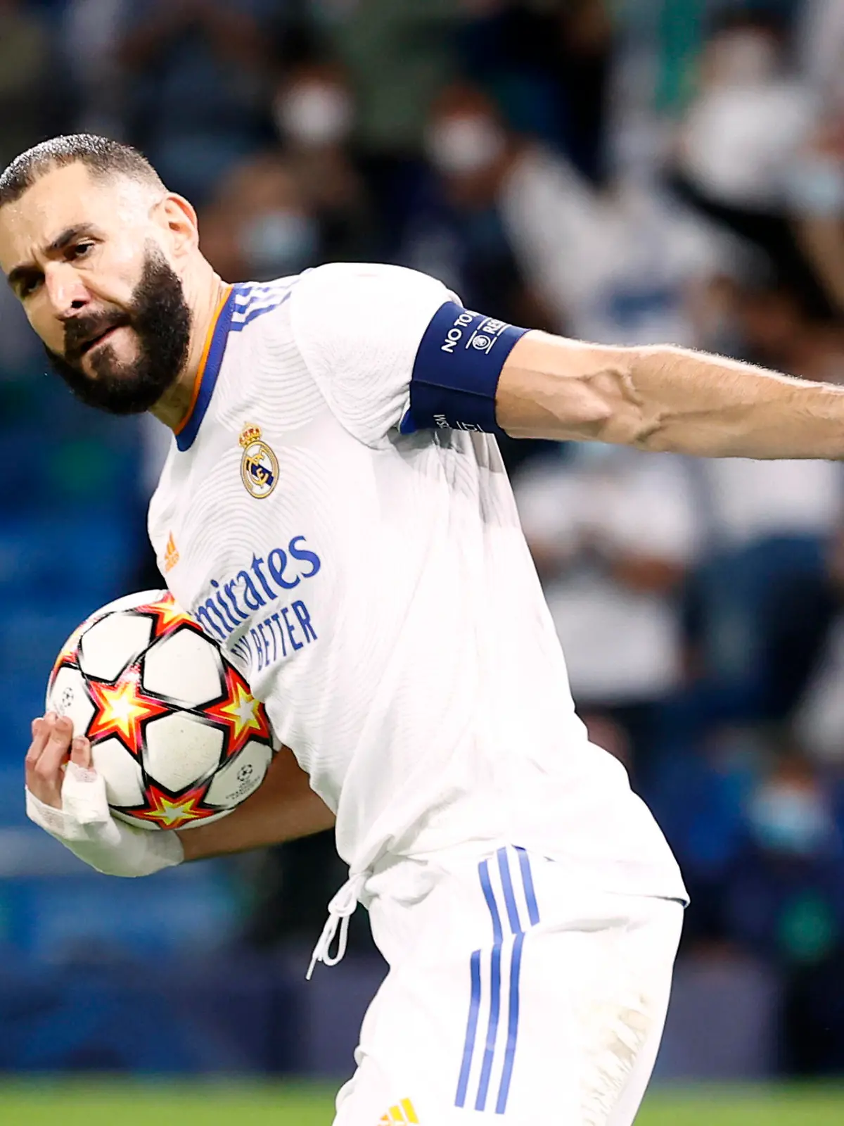 Soccer Football - Champions League - Group D - Real Madrid v Sheriff Tiraspol - Santiago Bernabeu, Madrid, Spain - September 28, 2021 Real Madrid's Karim Benzema celebrates scoring their first goal REUTERS/Juan Medina