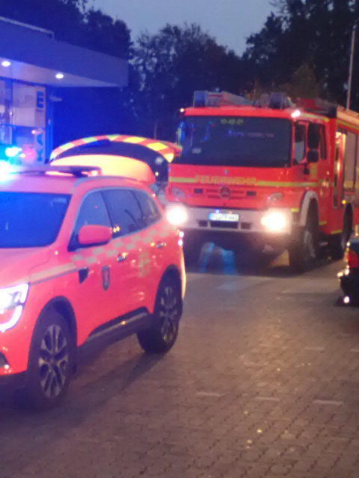 Die Feuerwehr musste den Mann befreien.