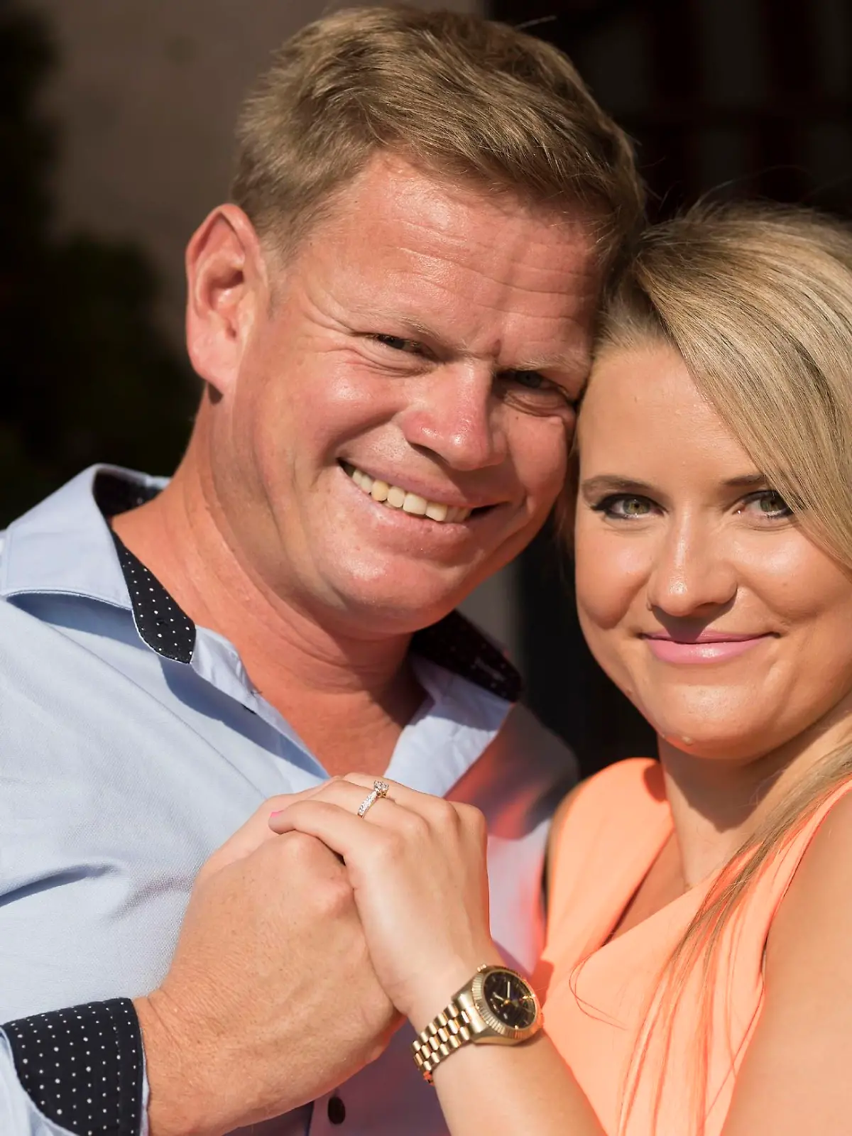 Oliwia (28, Übersetzerin) mit Ring und Farmer Jörn (38) aus Namibia
Verwendung der Bilder für Online-Medien ausschließlich mit folgender Verlinkung: "Alle Infos zu "Bauer sucht Frau" im Special bei RTL.de: https:// www.rtl.de/cms/sendungen/bauer-sucht-frau.html