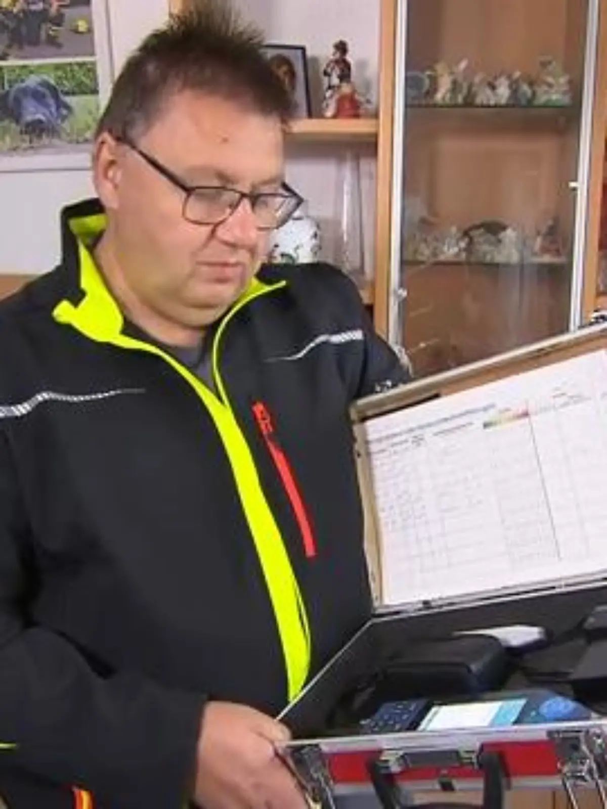 Ein tiefes Brummen raubt den Anwohner bei Karben im Wetteraukreis den Schlaf. Der Ton kommt aus einem Umspannwerk.