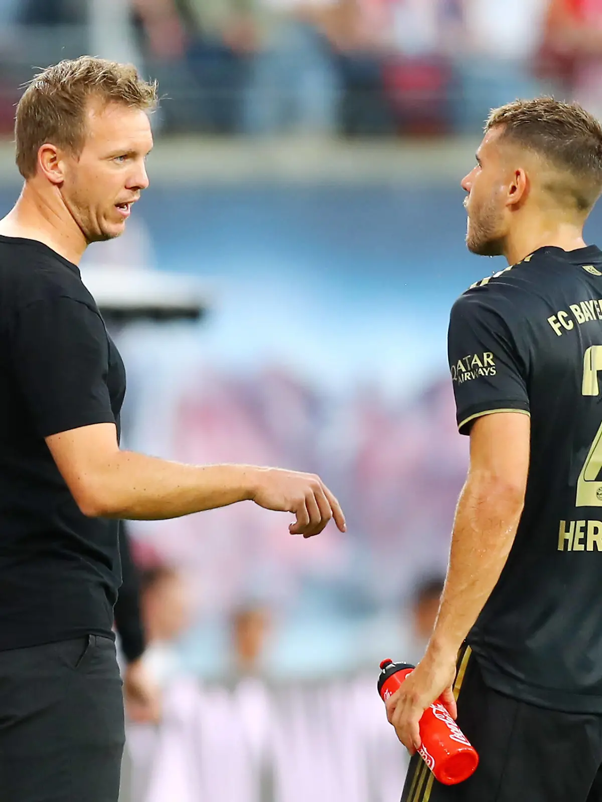  RB Leipzig - Bayern Muenchen / 11.09.2021 Leipzig, 11.09.2021, Red Bull Arena, Fussball Bundesliga, 4. Spieltag , RB Leipzig vs. FC Bayern München 1:4 0:1 , Im Bild v.l.: Trainer Julian Nagelsmann FC Bayern und Lucas Hernandez 21, Bayern , DFL regulations prohibit any use of photographs as image sequences and/or quasi-video. , *** RB Leipzig Bayern Muenchen 11 09 2021 Leipzig, 11 09 2021, Red Bull Arena, Fussball Bundesliga, 4 Spieltag , RB Leipzig vs FC Bayern Munich 1 4 0 1 , Im Bild v l Trainer Julian Nagelsmann FC Bayern und Lucas Hernandez 21, Bayern , DFL regulations prohibit any use of photographs as image sequences and or quasi video , Picture Point