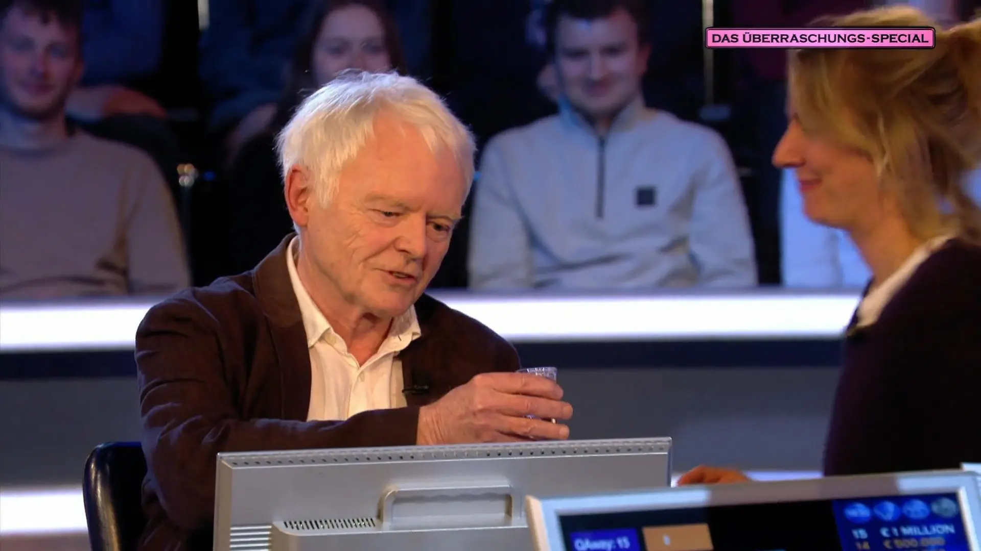 "Brutaler Stuhlgang hier" - "Wer wird Millionär?"-Überraschungskandidat Werner Holzwarth braucht erst mal einen Schnaps