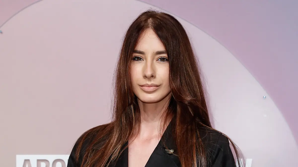 Brenda Patea kommt zur Show der About You Fashion Week ins Kraftwerk. Die About You, oder Re-Fashion Week, ist seit 2021 Teil der Berlin Fashion Week. Die About You Fashion Week läuft vom 11. bis 15. September 2021.