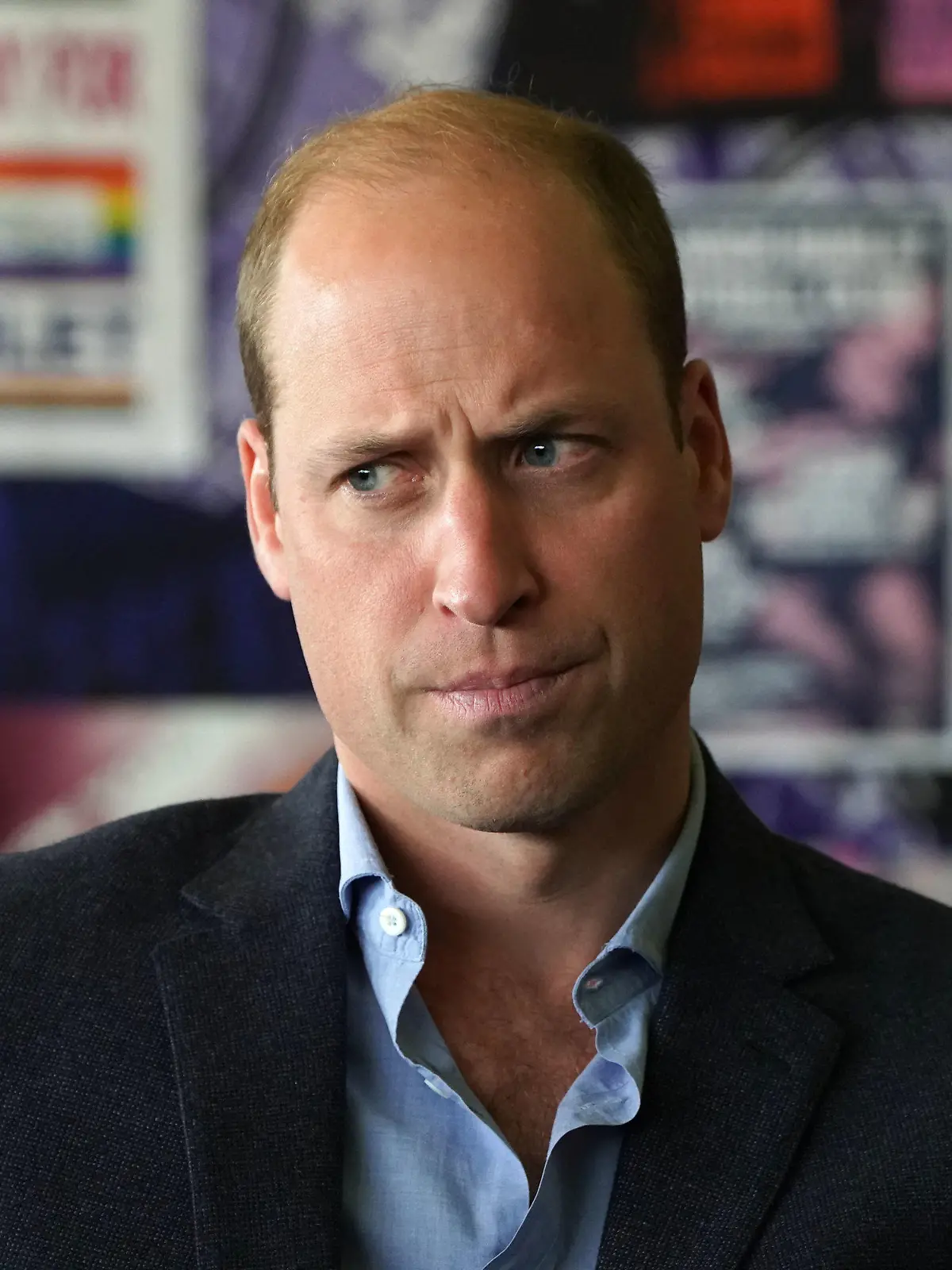 23.09.2021, Großbritannien, London: Prinz William, Herzog von Cambridge und Präsident der Football Association, besucht den Dulwich Hamlet FC im Champion Hill Stadion im Süden Londons. Prinz William traf mit Spielern, der Vereinsführung und Fußballfans verschiedener Vereine zusammen, um die unabhängige Fan-geleitete Überprüfung der Fußball-Governance zu diskutieren. Foto: Kirsty O'connor/PA Wire/dpa +++ dpa-Bildfunk +++