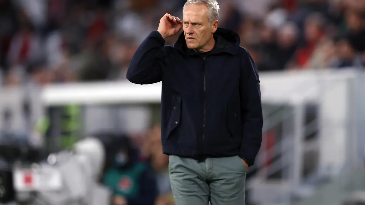 FREIBURG IM BREISGAU, GERMANY - OCTOBER 07: Head coach Christian Streich of Freiburg reacts during the friendly match between SC Freiburg v FC St. Pauli at Europa-Park Stadion on October 07, 2021 in Freiburg im Breisgau, Germany. (Photo by Alex Grimm/Getty Images)