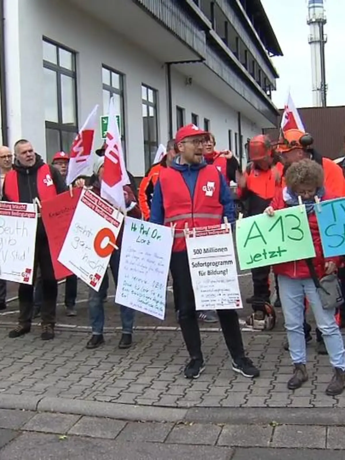 Bild zu: "Beamtenbund fordert mehr Geld"