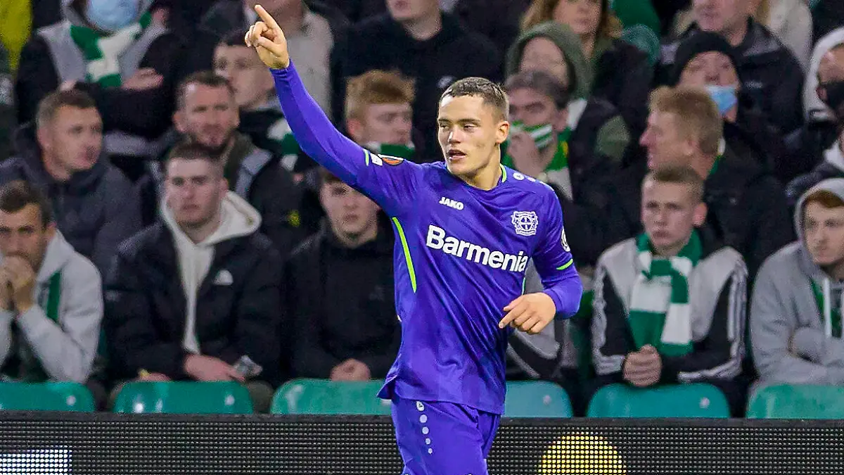  Floraian Wirtz of Bayer 04 Leverkusen celebrates during the Europa League Group G match between Celtic and Bayer 04 Leverkusen at Celtic Park, Glasgow Photo by MB Media PUBLICATIONxINxGERxSUIxAUTxONLY Copyright: xKennyxRamsay,x78xNewarkxStreet,xGreenockxPA16x7TFxRenfrewshire,xScotlandx