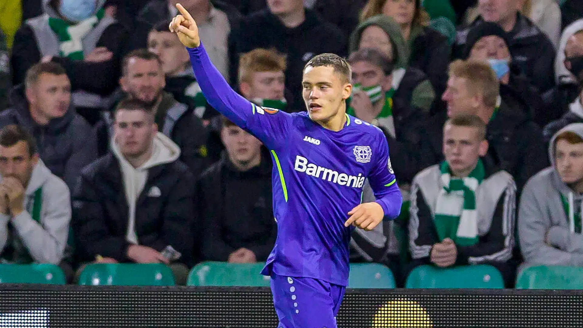Floraian Wirtz of Bayer 04 Leverkusen celebrates during the Europa League Group G match between Celtic and Bayer 04 Leverkusen at Celtic Park, Glasgow Photo by MB Media PUBLICATIONxINxGERxSUIxAUTxONLY Copyright: xKennyxRamsay,x78xNewarkxStreet,xGreenockxPA16x7TFxRenfrewshire,xScotlandx