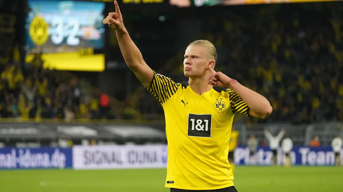 19.09.2021, Fussball, Bundesliga, Saison 2021/2022, 1. Bundesliga, Borussia Dortmund- 1.FC Union Berlin , Dortmund , Erling Haaland BVB jubelt Aktion, Einzelbild *** 19 09 2021, football, Bundesliga, season 2021 2022, 1 Bundesliga, Borussia Dortmund 1 FC Union Berlin , Dortmund , Erling Haaland BVB cheers action, single picture