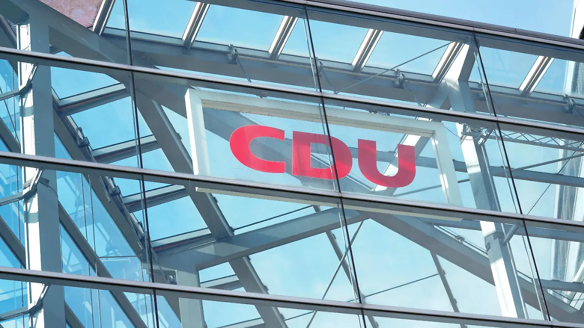  Berlin, Deutschland 30. September 2021: Statement der CDU - 30.09.2021 - Symbolbild CDU Zentrale Konrad-Adenauer-Haus Berlin *** Berlin, Germany 30 September 2021 Statement of the CDU 30 09 2021 Symbolic image CDU headquarters Konrad Adenauer Haus Berlin Copyright: xFotostandx/xReuhlx
