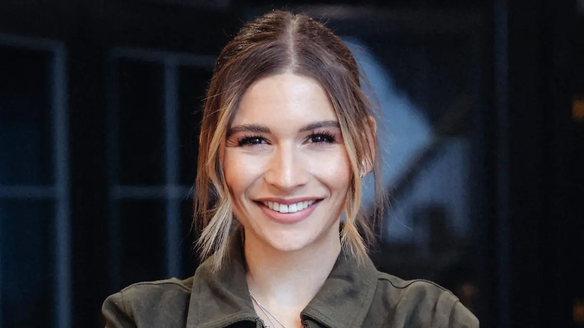 Jana Wosnitza 

