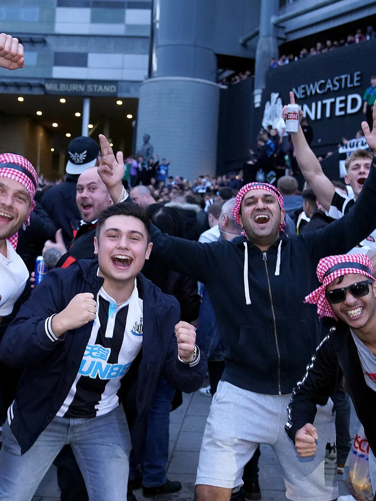 Newcastle United takeover Newcastle United fans celebrate at St James Park following the announcement that The Saudi-led takeover of Newcastle has been approved. Picture date: Thursday October 7, 2021. Use subject to restrictions. Editorial use only, no commercial use without prior consent from rights holder. PUBLICATIONxINxGERxSUIxAUTxONLY Copyright: xOwenxHumphreysx 62927289 