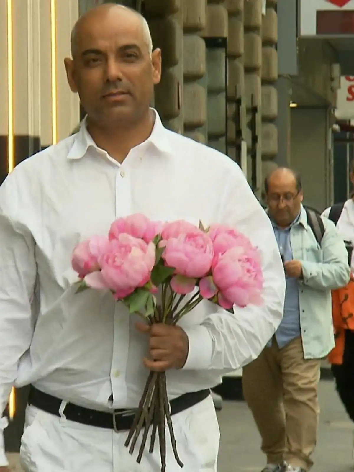Bild zu: "Reich dank Rosen"