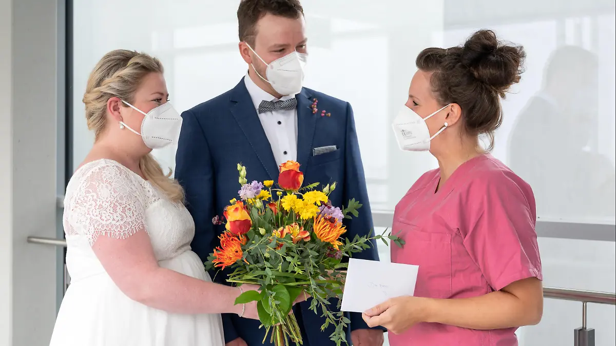 Die Geburtshilfe der Universitätsmedizin Halle ermöglicht eine Hochzeit auf Station.