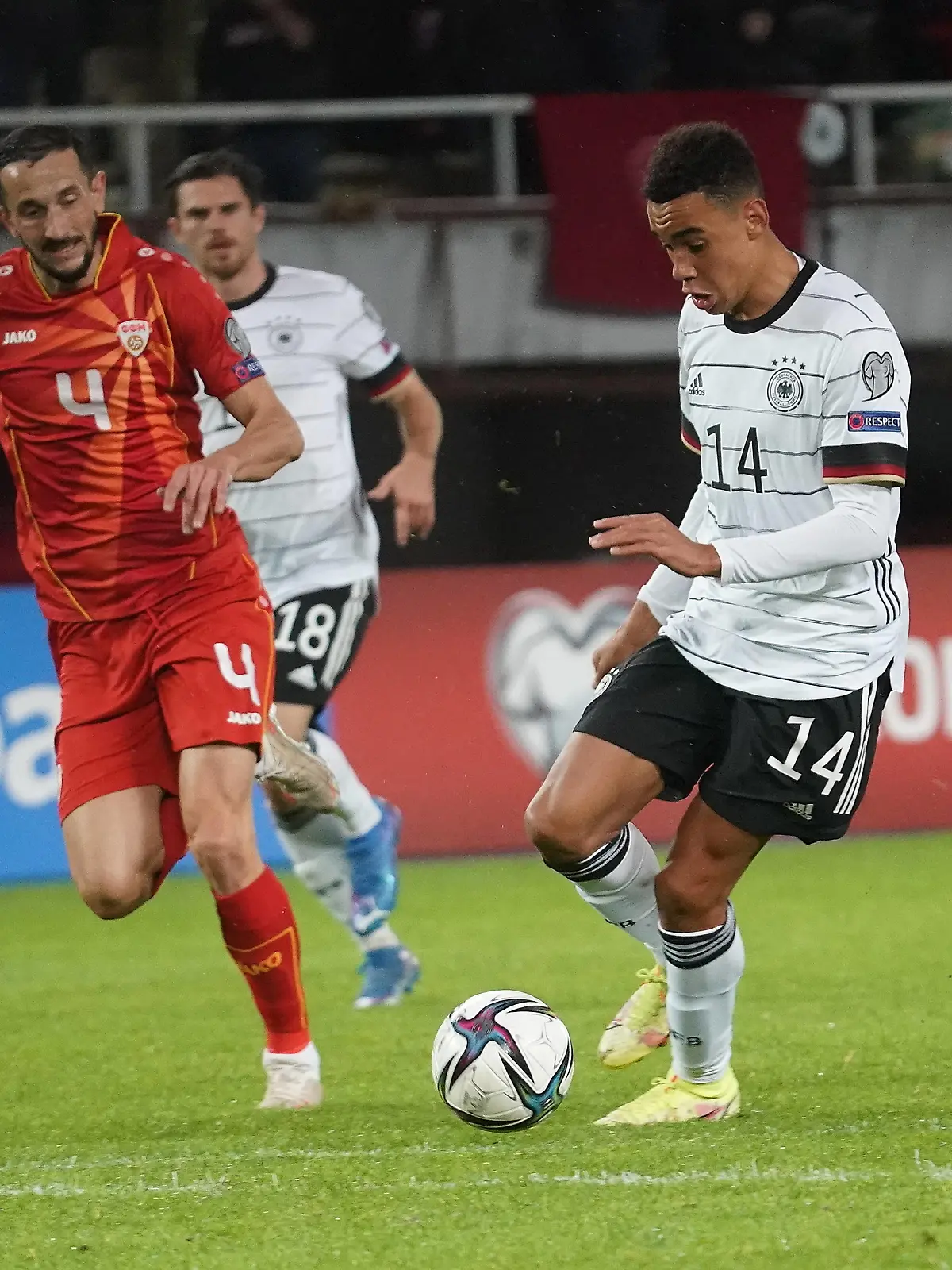  MKD, WM Qualifikation, Nordmazedonien vs Deutschland / 11.10.2021, Toshe Proeski Arena, Skopje, MKD, WM Qualifikation, Nordmazedonien vs Deutschland , im Bild Jamal Musiala Deutschland erzielt das Tor zum 0:4. *** MKD, World Cup Qualification, North Macedonia vs Germany 11 10 2021, Toshe Proeski Arena, Skopje, MKD, World Cup Qualification, North Macedonia vs Germany , in picture Jamal Musiala Germany scores goal to 0 4 nordphotoxGmbHx/xBratic nph00250