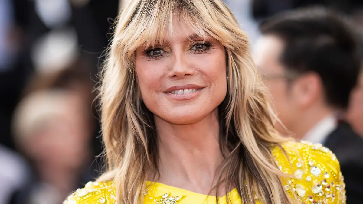 Heidi Klum poses for photographers upon arrival at the premiere of the film 'The Pot-au-Feu' at the 76th international film festival, Cannes, southern France, Wednesday, May 24, 2023. (Photo by Vianney Le Caer/Invision/AP)