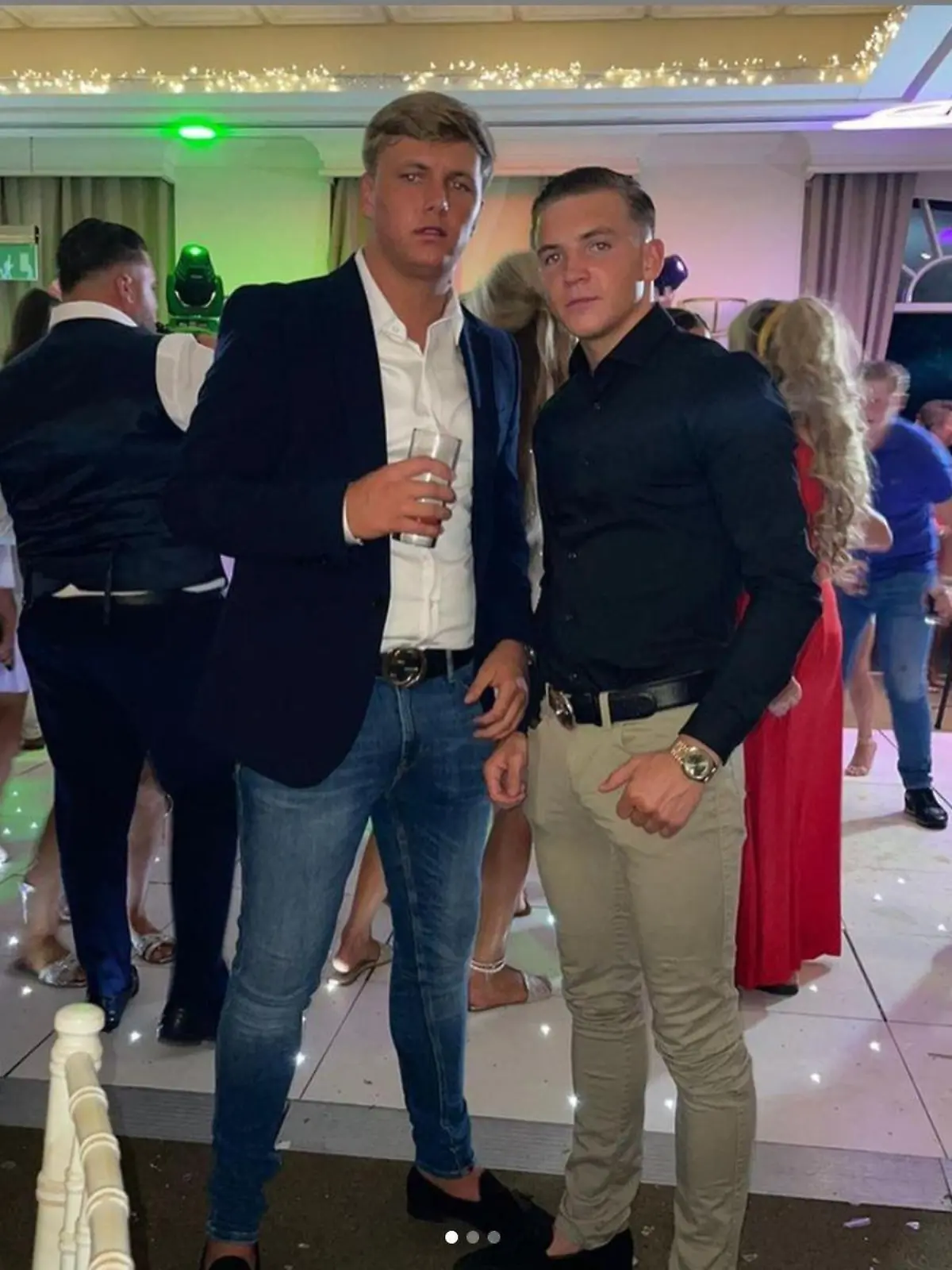 Profi-Boxer Dennis McCann postete dieses Bild, das ihn und Johnboy auf einer Party zeigt.
