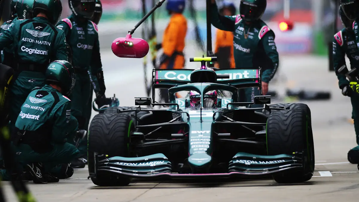 ISTANBUL, TURKEY - OCTOBER 10: Sebastian Vettel of Germany driving the (5) Aston Martin AMR21 Mercedes makes a pitstop during the F1 Grand Prix of Turkey at Intercity Istanbul Park on October 10, 2021 in Istanbul, Turkey. (Photo by Peter Fox/Getty Images)
