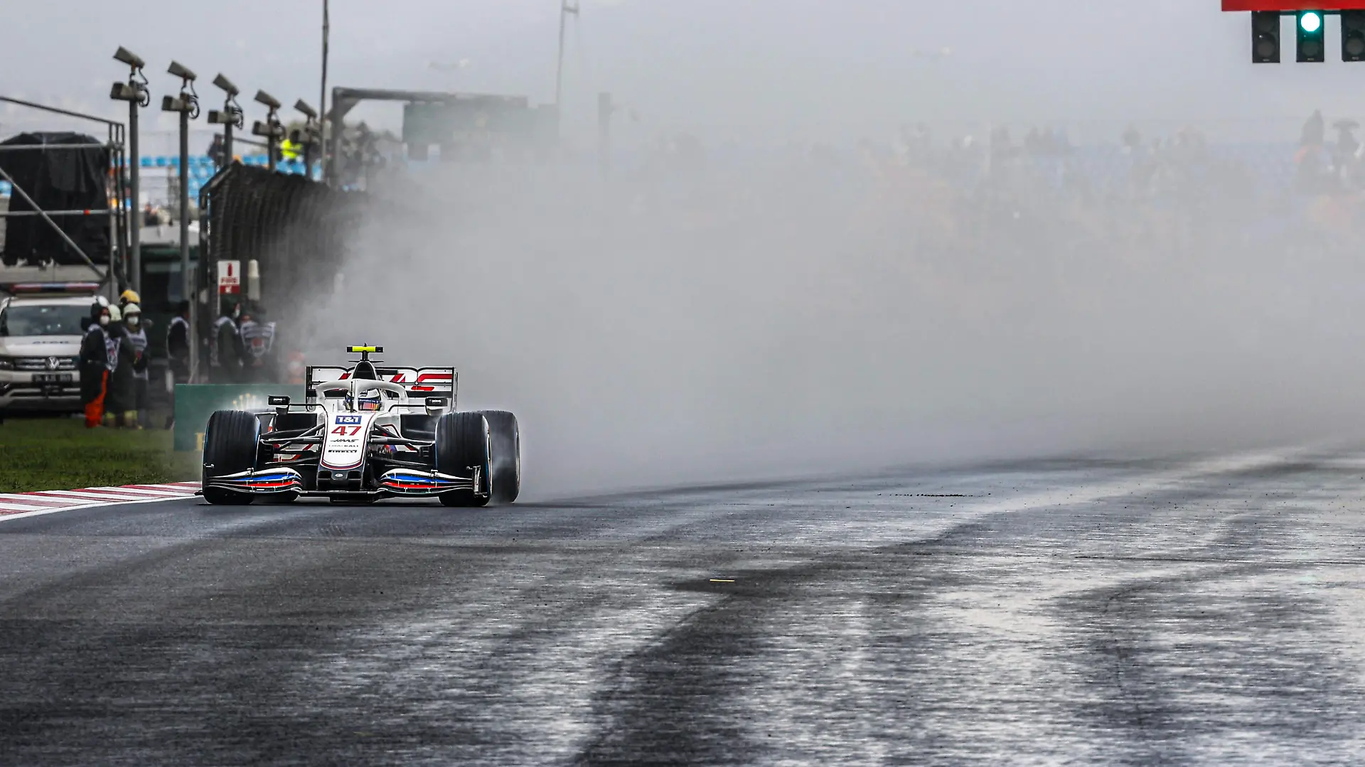  47 SCHUMACHER Mick ger, Haas F1 Team VF-21 Ferrari, action during the Formula 1 Rolex Turkish Grand Prix 2021, 16th round of the 2021 FIA Formula One World Championship, WM, Weltmeisterschaft from October 8 to 10, 2021 on the Istanbul Park, in Tuzla, Turkey - F1 - TURKISH GRAND PRIX 2021 DPPI/Panoramic PUBLICATIONxNOTxINxFRAxITAxBEL 00121033__F2_0735