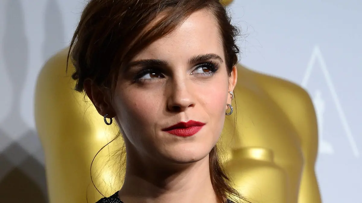  Actress Emma Watson is seen backstage during the 86th Academy Awards at the Hollywood & Highland Center on March 2, 2014 in the Hollywood section of Los Angeles. PUBLICATIONxINxGERxSUIxAUTxHUNxONLY LAP20140302830