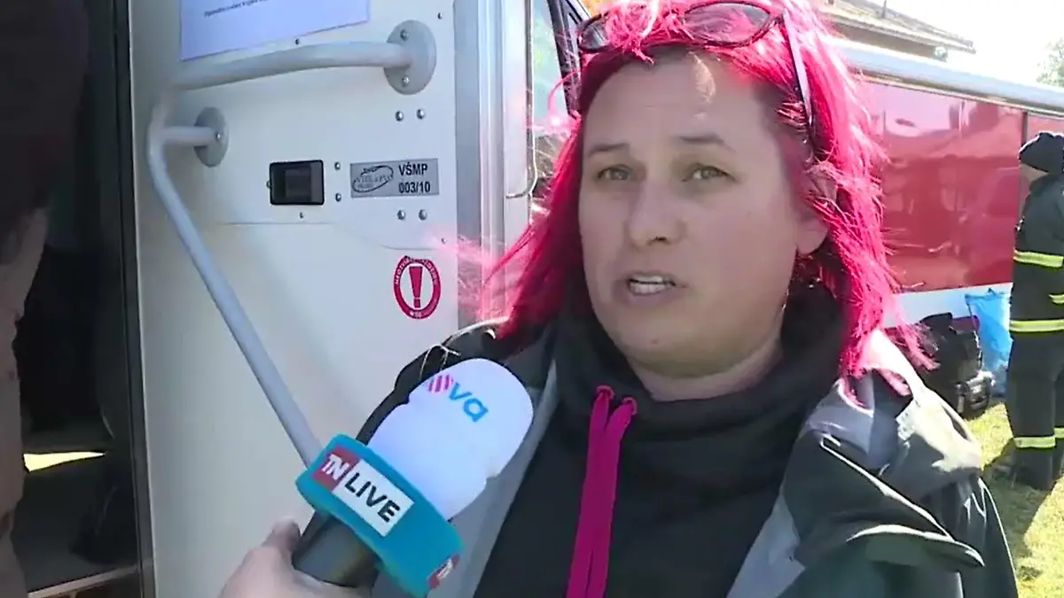 Freiwillige helfen bei der Suche nach Julia S. Diese Frau hat selbst Kinder und hofft, der Familie helfen zu können.