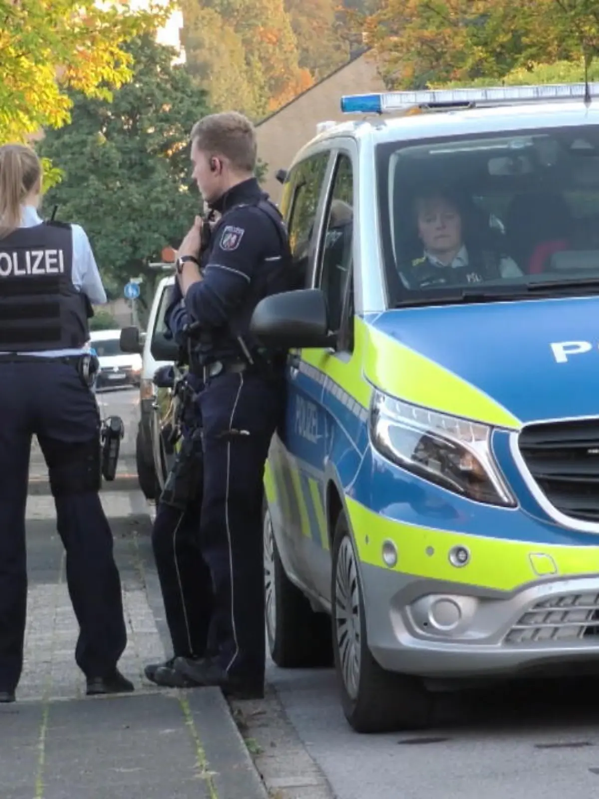 Bild zu: "Vermummte vor Haus des Innenministers"