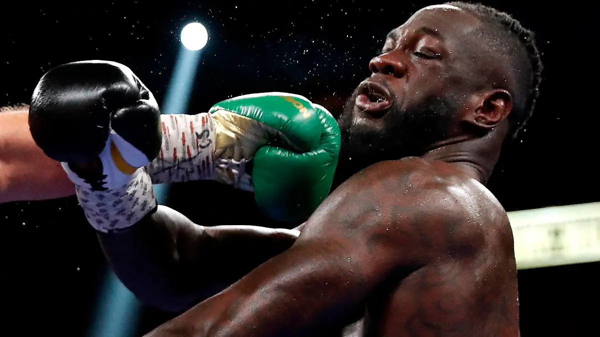 Boxing - Tyson Fury v Deontay Wilder - WBC Heavyweight Title - T-Mobile Arena, Las Vegas, Nevada, U.S. - October 9, 2021  Tyson Fury in action against Deontay Wilder REUTERS/Steve Marcus