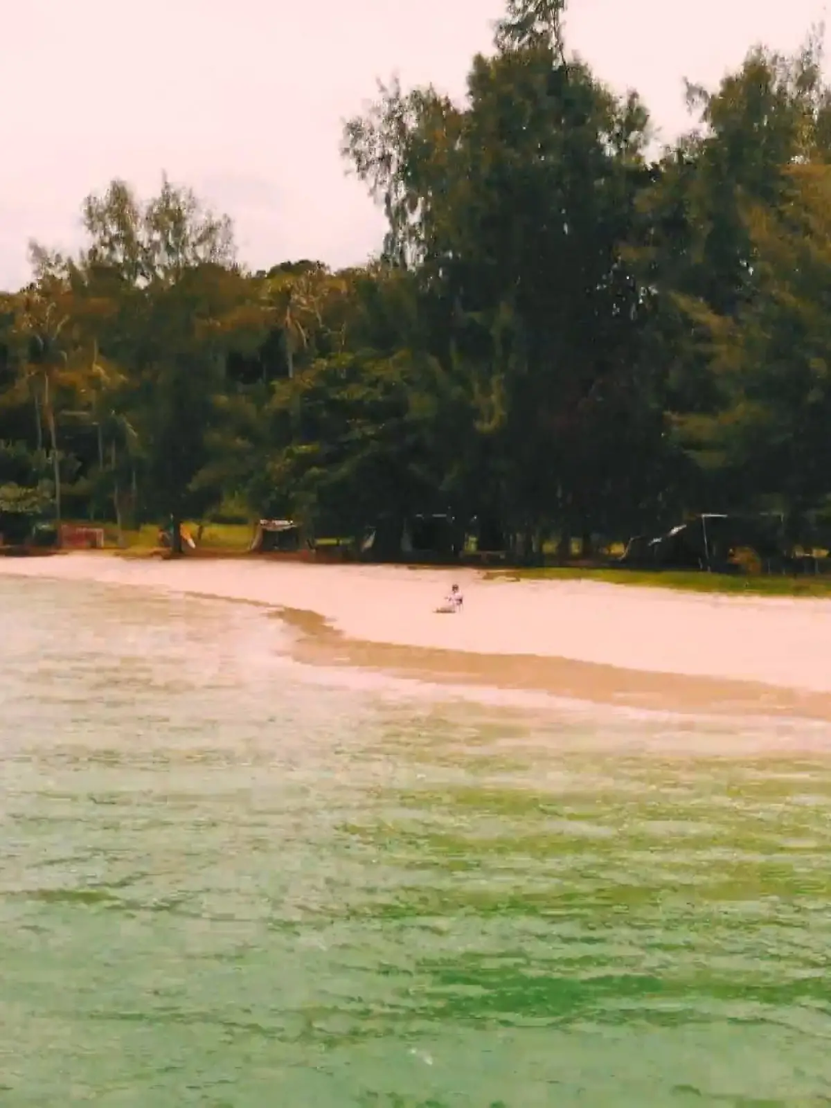 Einsam in Norwegen, Städte-Trip nach Venedig, Abenteuer in Kroatien oder einmalige Stände in Thailand. Unsere Reporter zeigen, wo überall auf der Welt der Traum vom Urlaub auf einer eigenen Insel wahr wird. Und das aktuell so günstig wie nie!