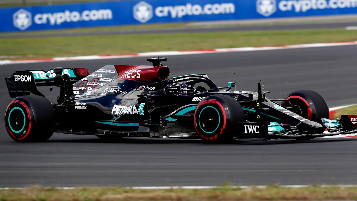 Formula One F1 - Turkish Grand Prix - Intercity Istanbul Park, Istanbul, Turkey - October 8, 2021 Mercedes' Lewis Hamilton in action during practice REUTERS/Murad Sezer
