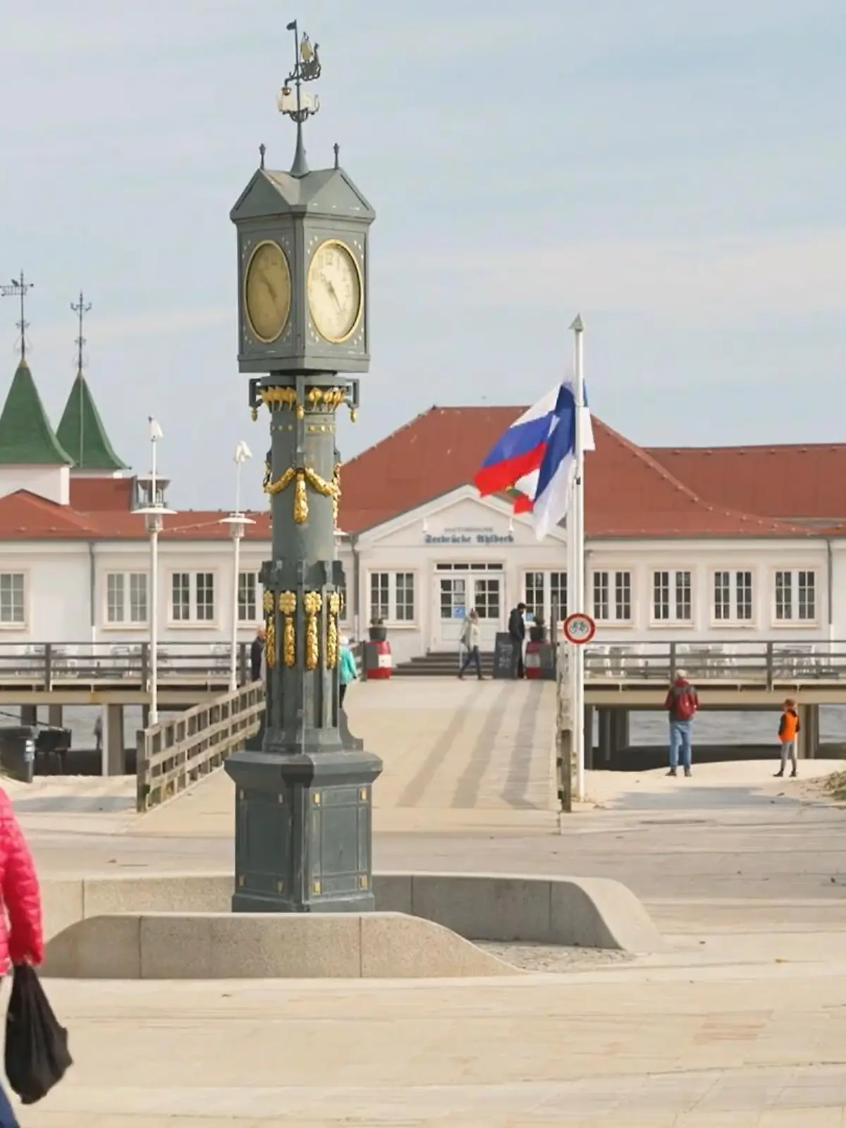 Der große Feriencheck! Welche Seite der Urlaubsinsel Usedom hat mehr zu bieten - die polnische oder die deutsche? Zwei RTL-Reporter machen den großen Test.