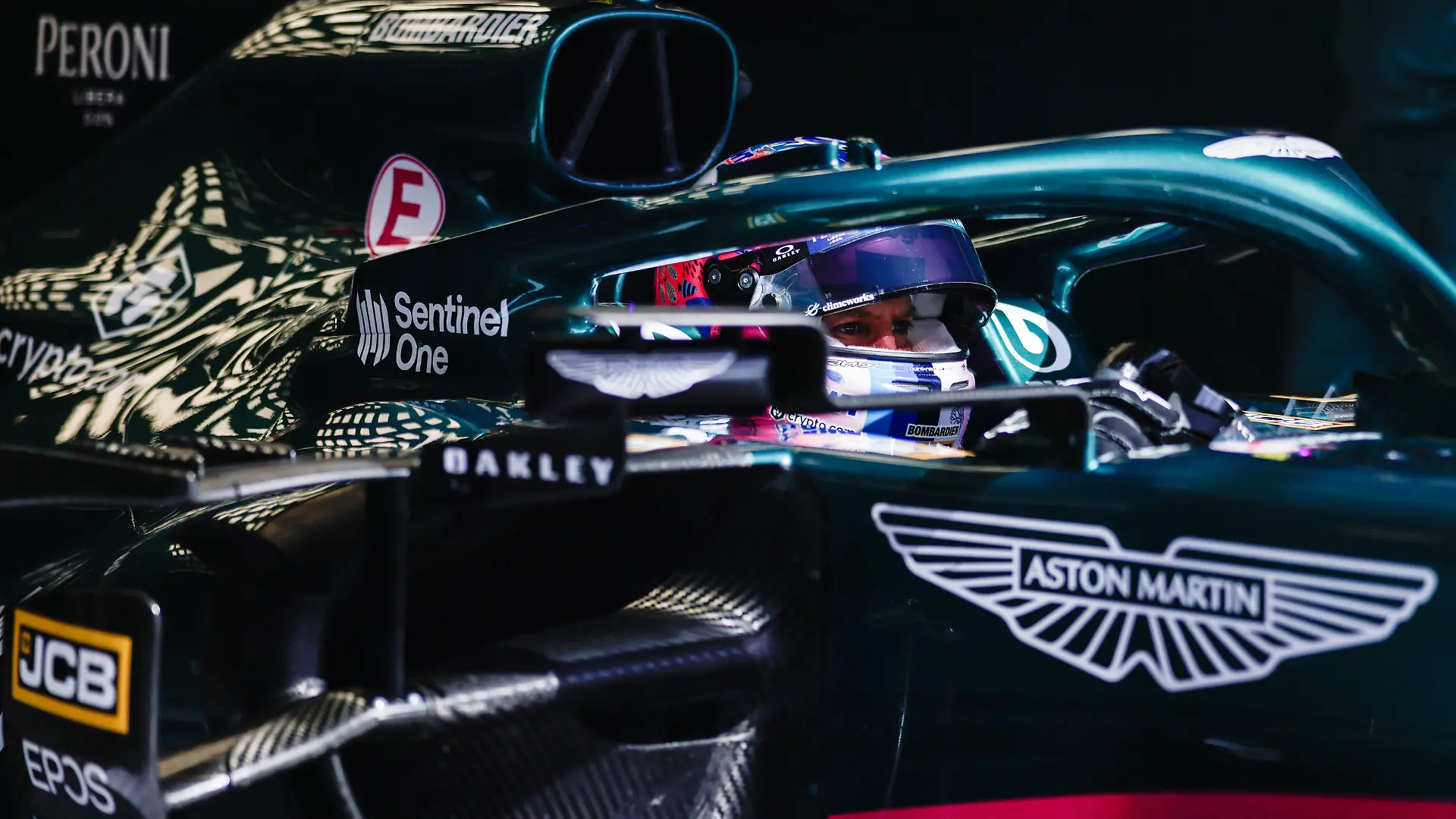 Formula 1 2021: Turkish GP ISTANBUL PARK, TURKEY - OCTOBER 08: Sebastian Vettel, Aston Martin AMR21, in the garage during the Turkish GP at Istanbul Park on Friday October 08, 2021, Turkey. Photo by Glenn Dunbar / LAT Images Images PUBLICATIONxINxGERxSUIxAUTxHUNxONLY GP2116_080719_J5A0105 