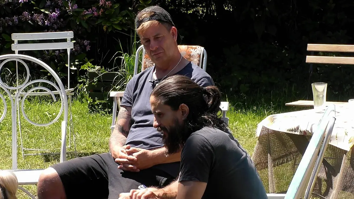 Der Beziehungsstatus von Sascha & Jana wirft Fragen auf Sommerhaus-Bewohner sind ratlos