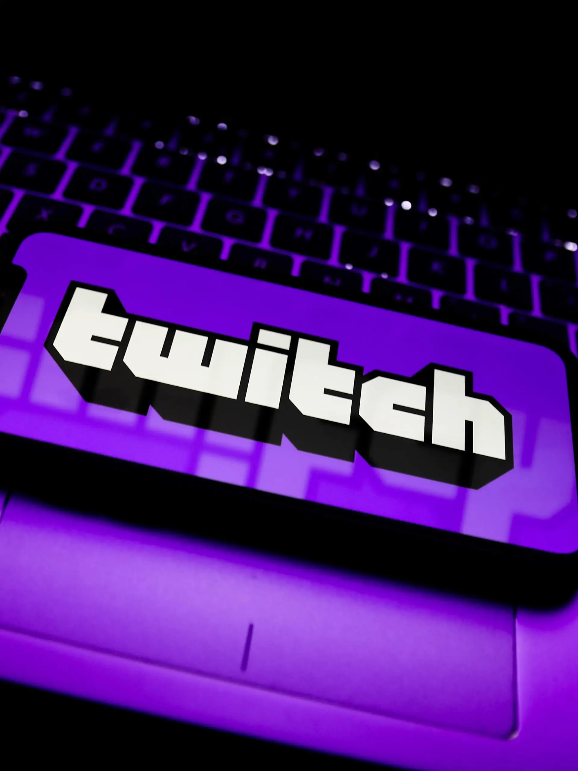  Twitch confirms data breach EDITOR S NOTE: FILE IMAGES Twitch has confirmed that it has suffered a major data breach. We can confirm a breach has taken place. Our teams are working with urgency to understand the extent of this. We will update the community as soon as additional information is available. Thank you for bearing with us. , says a Twitch spokesperson on Twitter. Krakow Poland porzycki-twitchph210430_nprsL PUBLICATIONxNOTxINxFRA Copyright: xJakubxPorzyckix