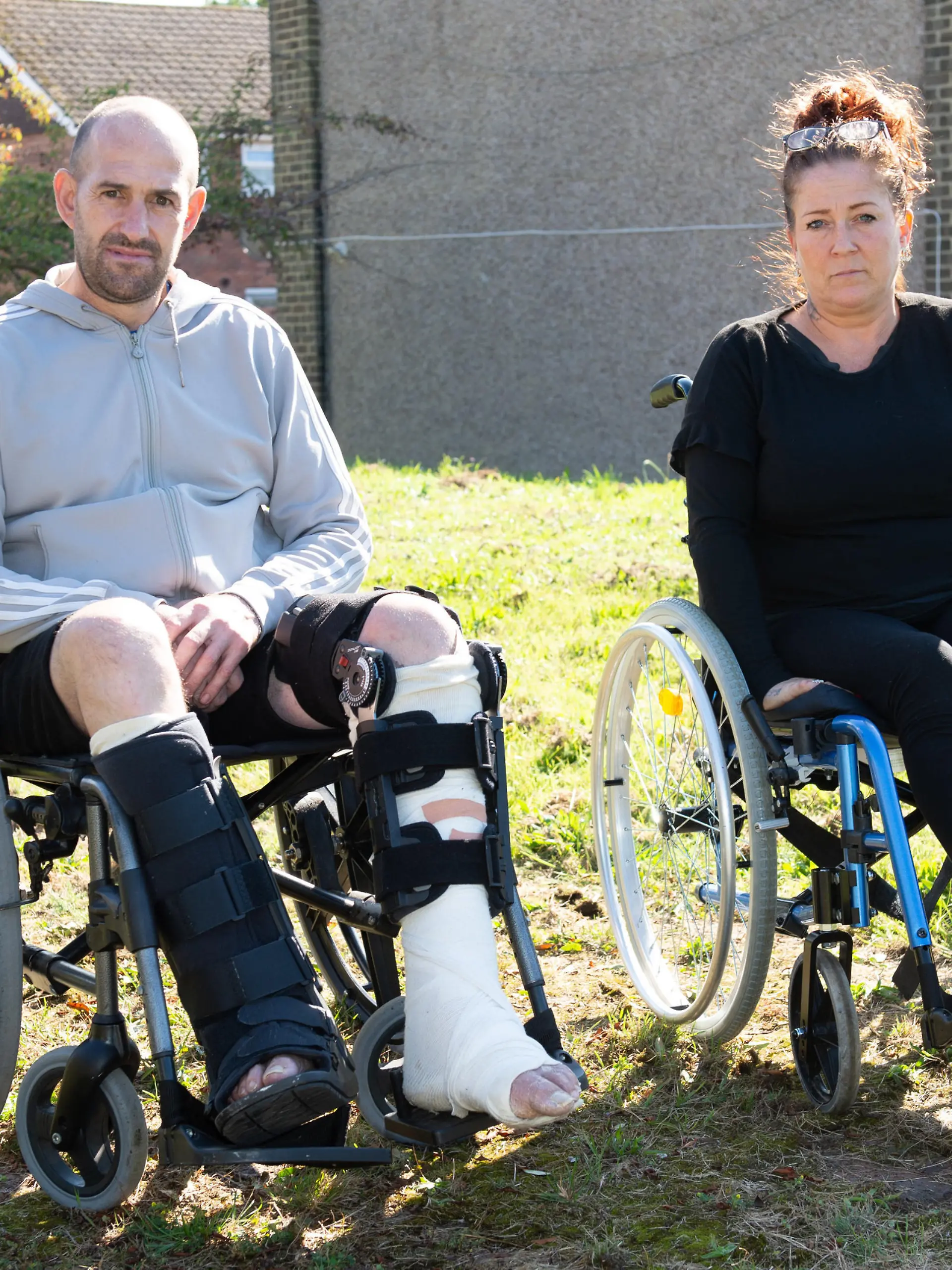 SONDERKONDITIONEN: Satzpreis!
ONLINE EMBARGO 04/10/21 14:00HRS 
Friends Barry Douglas and Claire Vickers who both got drunk and went down a waterside at Aldershot Lido that was closed at the time and ended up breaking their legs. Two friends broke a leg each and badly damaged their feet after they broke into a swimming pool during a drunken night out and went down a water slide. See SWNS story SWSYwaterslide. Grandma-of-two Claire Vickers, 46, and friend Barry Douglas, 44, remained stuck in the flume for two hours with broken shins and shattered feet before they were rescued. The two broke into Aldershot Lido in Hampshire in the early hours of August 4 after a night of drinking, and decided to try and go down the slide. After splashing water down from the top to generate extra speed, Claire and Barry stepped into the tube together, thinking that it was clear all the way down. But just before they came out the bottom, their legs collided with a barrier that had been placed at the exit. They were rescued after police called in to investigate reports of "kids" messing around in the pool. 