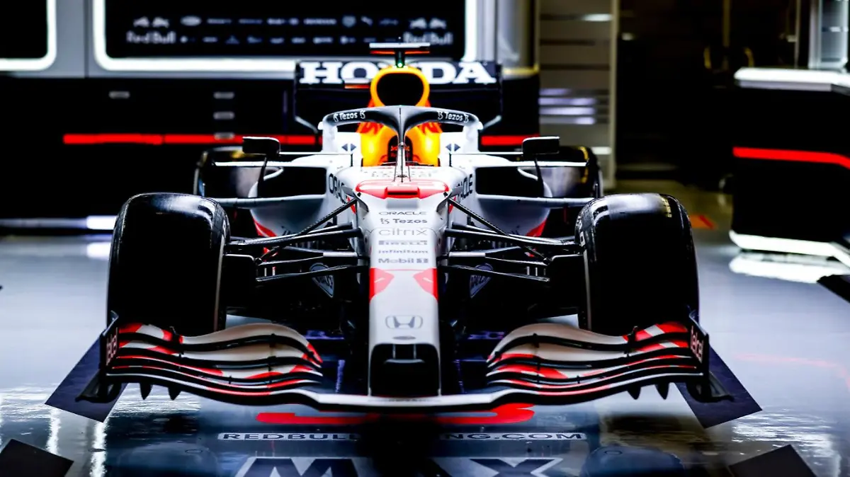 Der RB16B in neuem Look.