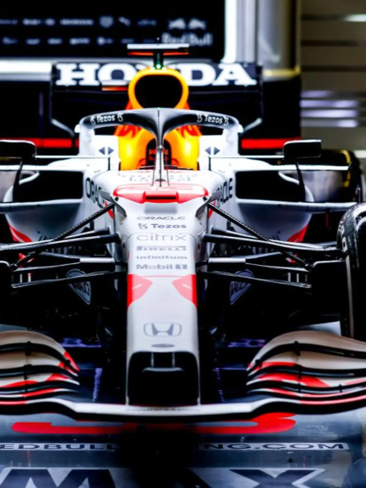Der RB16B in neuem Look.