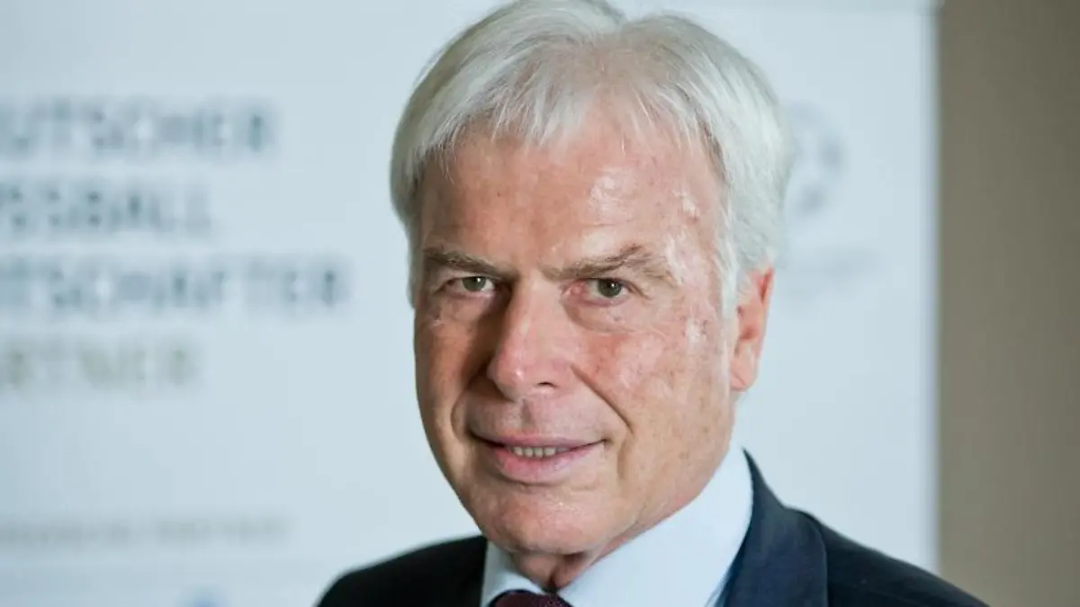 Rainer Holzschuh sieht, dass immer weniger Sportjournalisten an der Wahl des Fußballer des Jahres mitmachen. Foto: Daniel Karmann