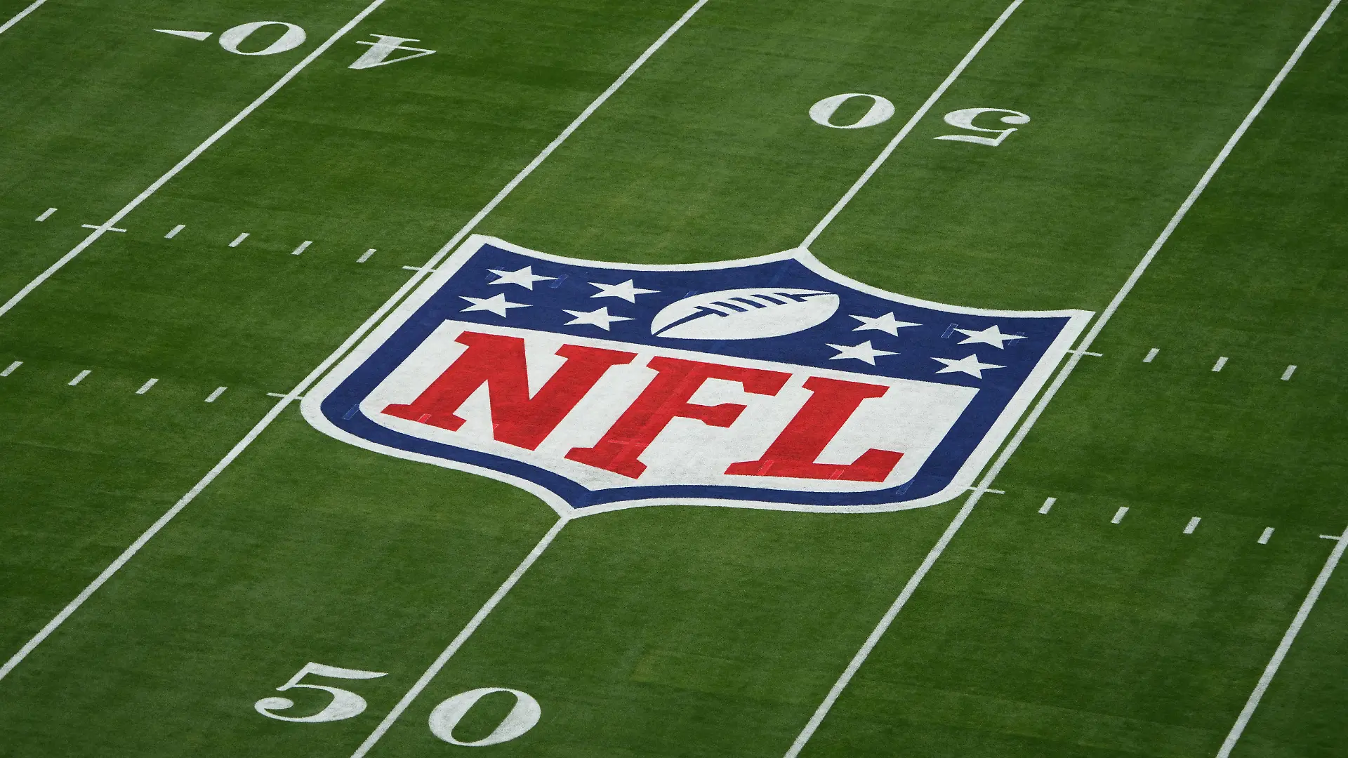 NFL, American Football Herren, USA Super Bowl LVII-Kansas City Chiefs vs Philadelphia Eagles Feb 12, 2023 Glendale, AZ, USA A general view of the NFL shield logo on the field before Super Bowl LVII between the Kansas City Chiefs and Philadelphia Eagles at State Farm Stadium. Glendale Arizona USA, EDITORIAL USE ONLY PUBLICATIONxINxGERxSUIxAUTxONLY Copyright: xKirbyxLeex 20230212_jla_al2_010