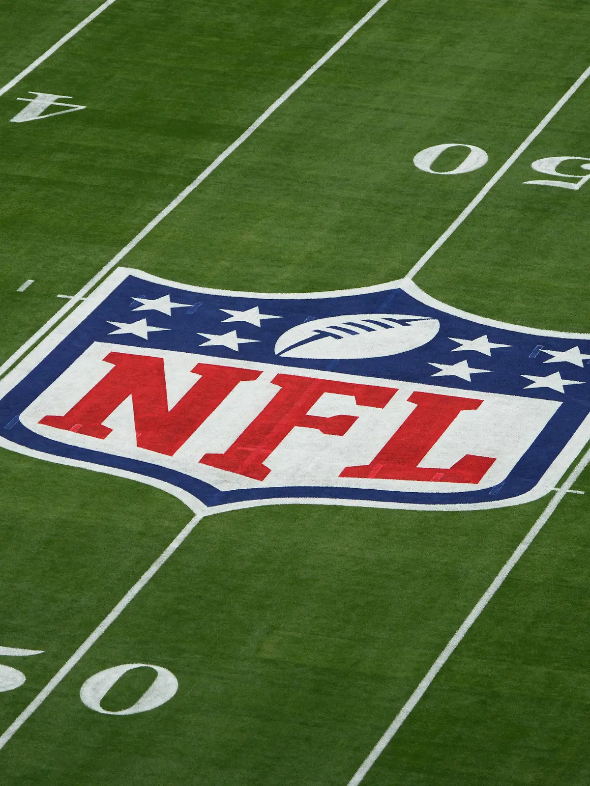 NFL, American Football Herren, USA Super Bowl LVII-Kansas City Chiefs vs Philadelphia Eagles Feb 12, 2023 Glendale, AZ, USA A general view of the NFL shield logo on the field before Super Bowl LVII between the Kansas City Chiefs and Philadelphia Eagles at State Farm Stadium. Glendale Arizona USA, EDITORIAL USE ONLY PUBLICATIONxINxGERxSUIxAUTxONLY Copyright: xKirbyxLeex 20230212_jla_al2_010