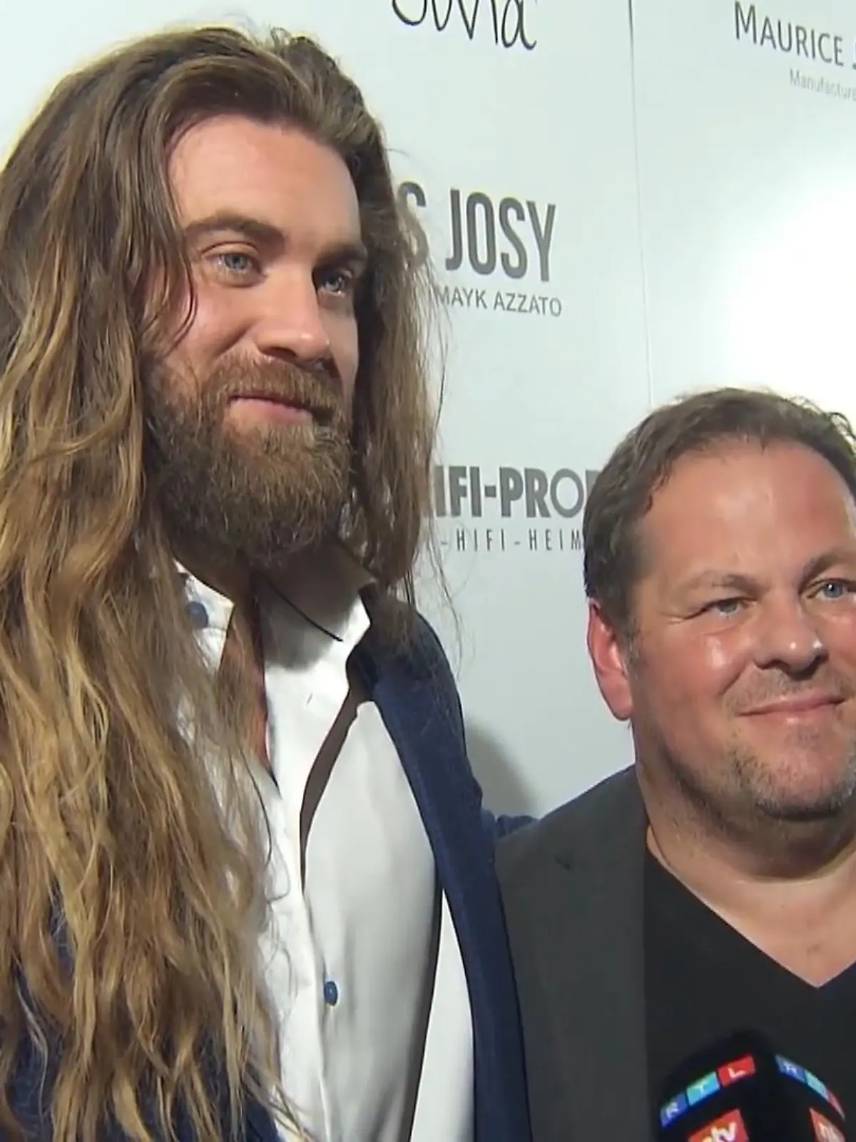 Der Frankfurter Mayk Azzato ist ein Experte der Ästhetischen Fotografie. Und seit einigen Jahren auch als Filmemacher anerkannt. Jetzt hat er mit Hollywood-Stars wieder einen Kurzfilm vorgestellt. „My Name is Josy“ hat jetzt schon etliche Filmpreise abgeräumt und wir fragen, wie US-Star Brock O'Hurn mit dem kreativen Hessen als Regisseur zurecht kommt.