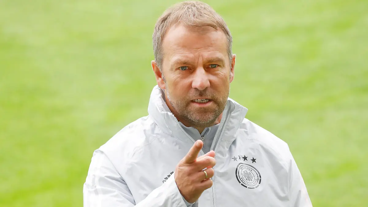 Stuttgart , FFußball Training Hansi Flick , *** Stuttgart , FFootball Training Hansi Flick ,