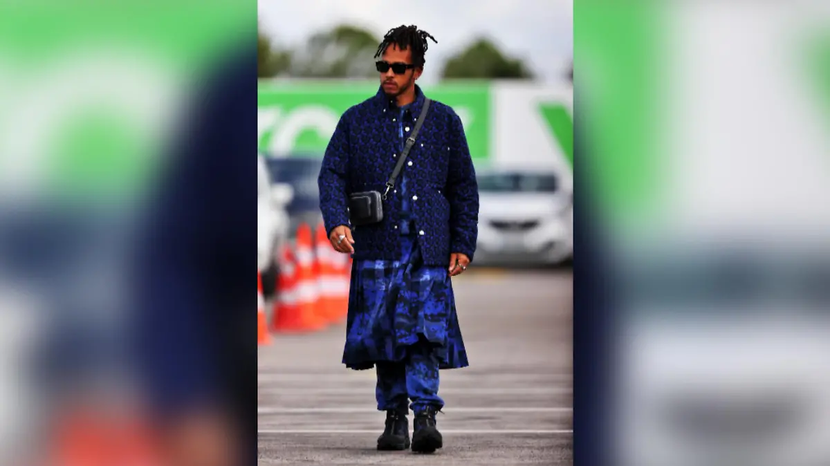 Lewis Hamilton bei der Ankunft an der Strecke in Istanbul.