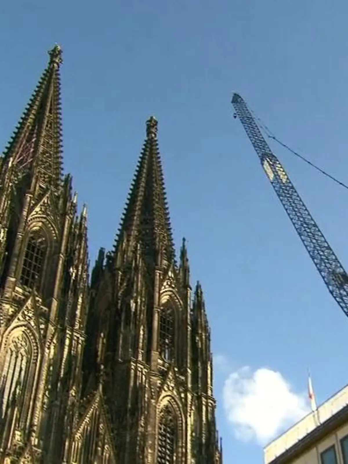 Bild zu: "Am Kölner Dom wird abgerüstet"