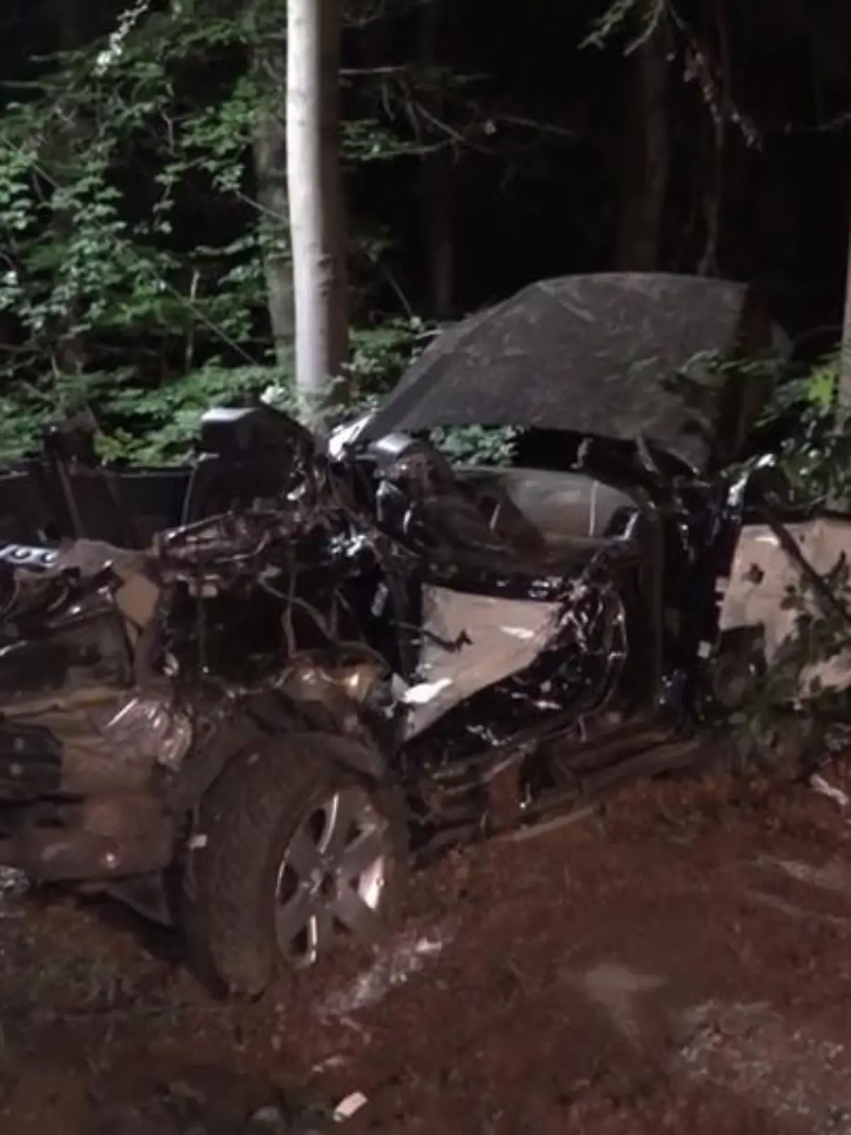Ein Jahr nach einem Verkehrsunfall mit drei Toten steht der mutmaßliche Unfallverursacher vor dem Amtsgericht Frankfurt. Die Anklage wirft dem 19-Jährigen fahrlässige Tötung in drei Fällen vor. Wie die Angehörigen der Opfer den Prozessauftakt erlebt haben – im Video.