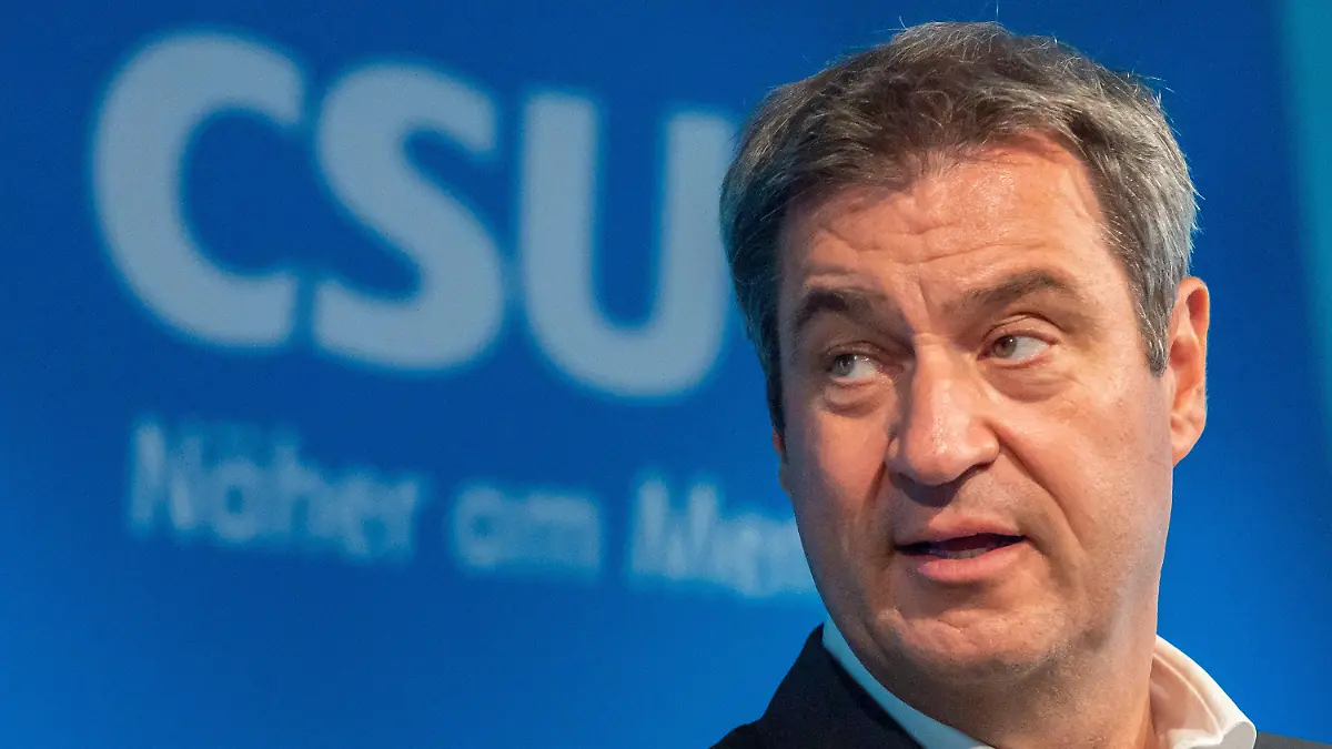 ARCHIV - 19.08.2021, Bayern, München: Markus Söder, CSU-Parteivorsitzender und Ministerpräsident von Bayern, nimmt nach einer Video-Konferenz des CSU-Präsidiums zur Lage in Afghanistan an einer Pressekonferenz in der CSU-Landesleitung teil. (zu dpa "CSU-Parteitag startet mit Söder-Wahl - Rufe nach Geschlossenheit") Foto: Peter Kneffel/dpa +++ dpa-Bildfunk +++