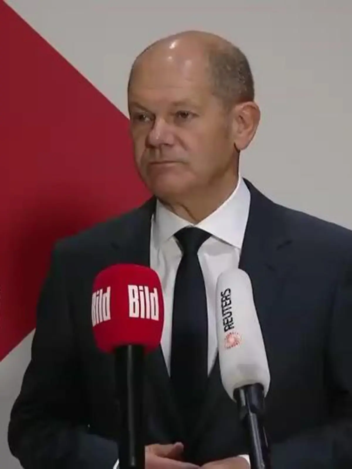 Olaf Scholz gemeinsam mit Saskia Esken und Norbert Walter-Borjans