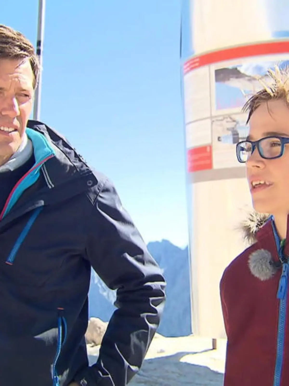"RTL aktuell"-Moderator Maik Meuser ist zusammen mit Kinderreporter Tobias auf die Zugspitze gereist. Hier erklärt Gletscherforscher Prof. Wilfried Hagg dem 11-Jährgen, ob und wie es möglich sein könnte, den Gletscher zu retten.